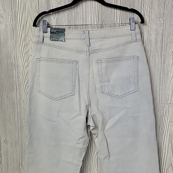 Wild Fable Highest Rise Light Wash Distressed Mom Jeans Womens  Size 8 NWT - Picture 8 of 16